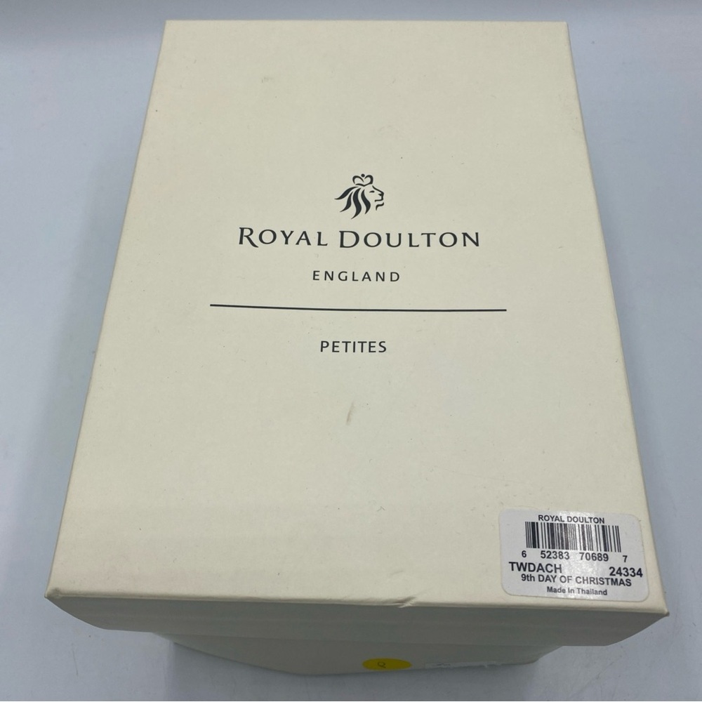Royal Doulton Signed The Twelve Days Of Christmas Figurine ON THE 9th DAY Englan - Picture 7 of 7